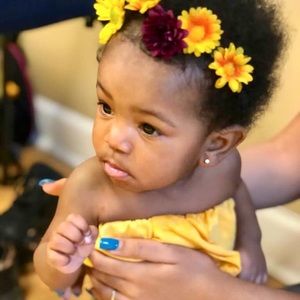 Meet your Posher, Lora